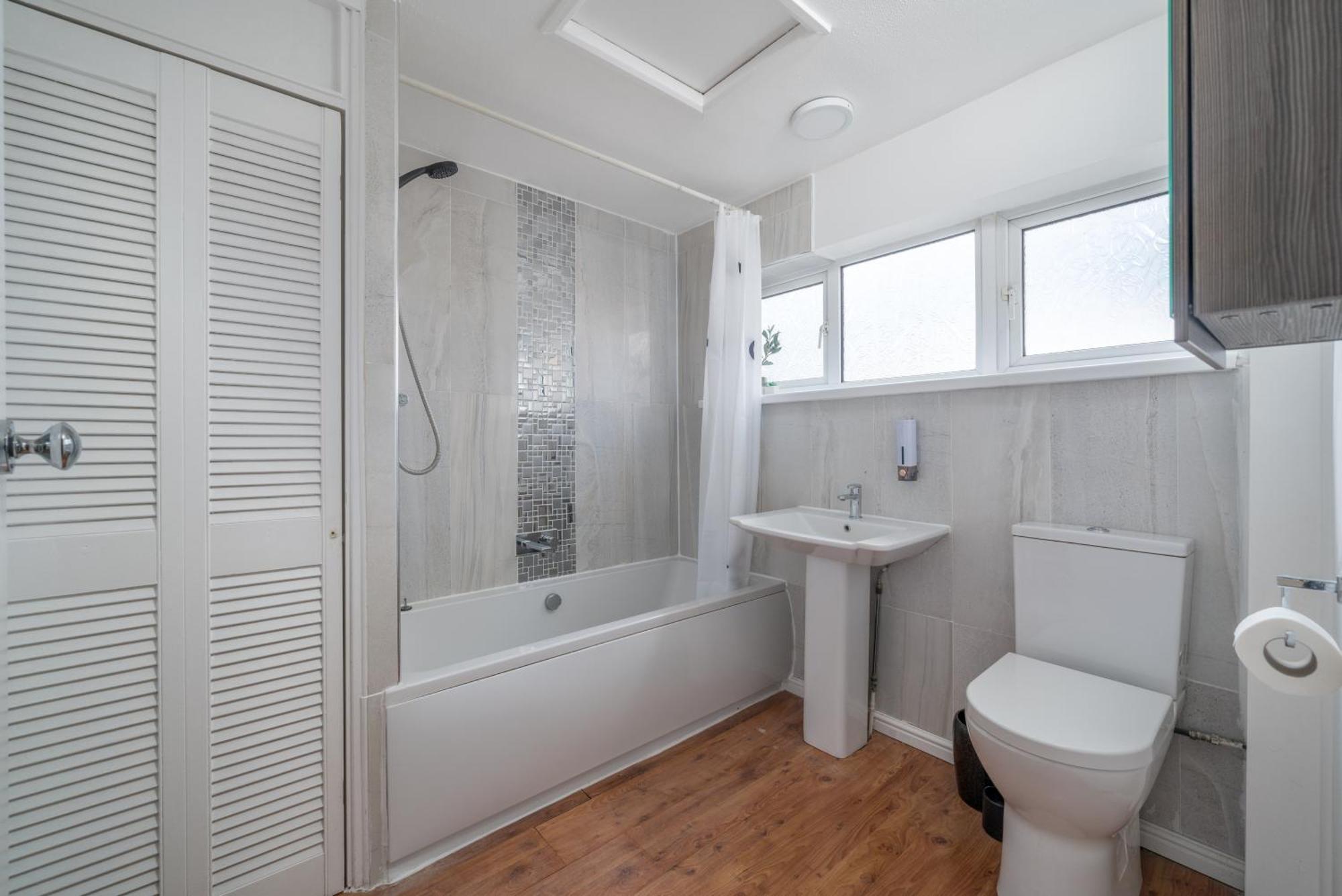 Skyvillion-Stevenage Amazing 3Bed House, Garden, Free Off Street Parking For 2 Cars, Wifi Apartment ภายนอก รูปภาพ